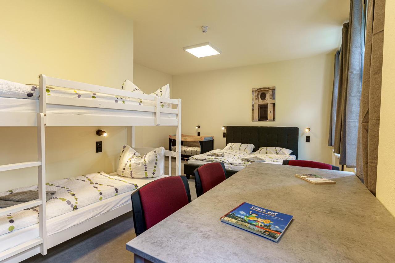 Hotel Und Hostel Gleisbett Annaberg-Buchholz Eksteriør billede